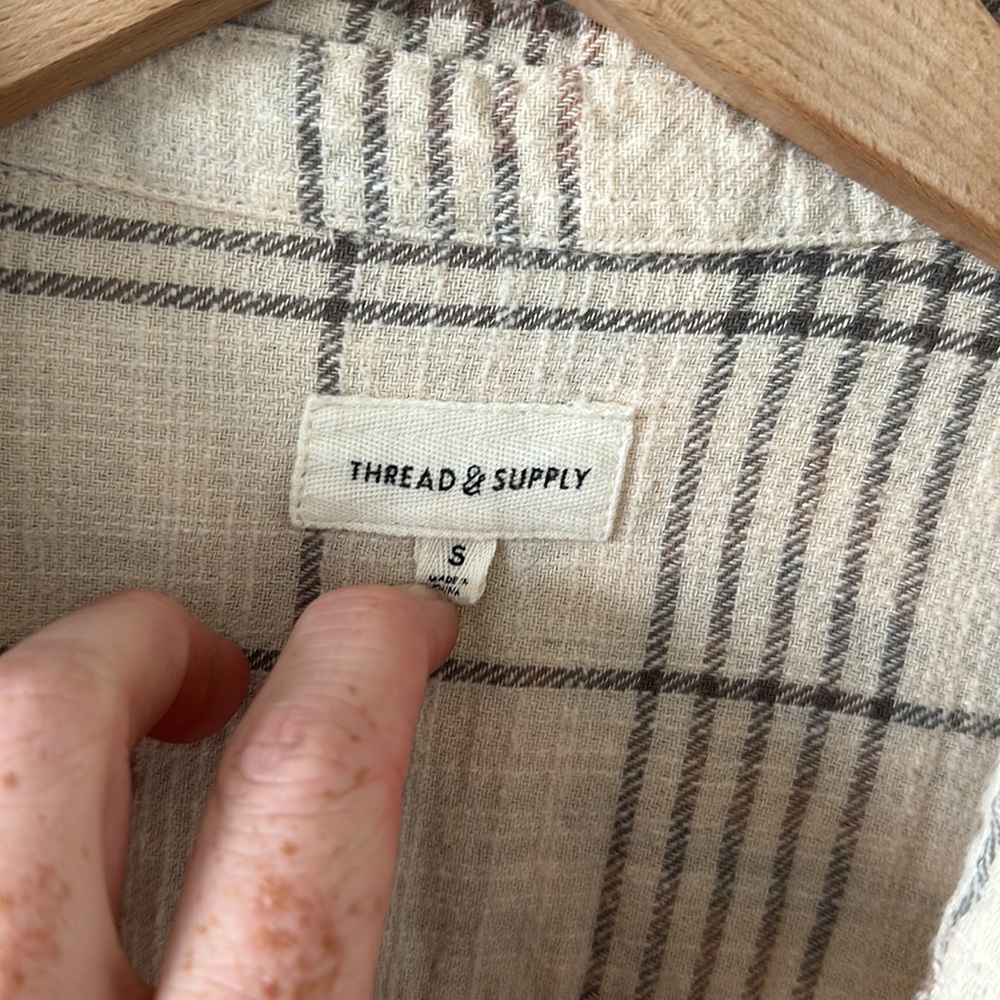 Thread & Supply Plaid Flannel Button Down Small Cream Gray Pink - Picture 3 of 11